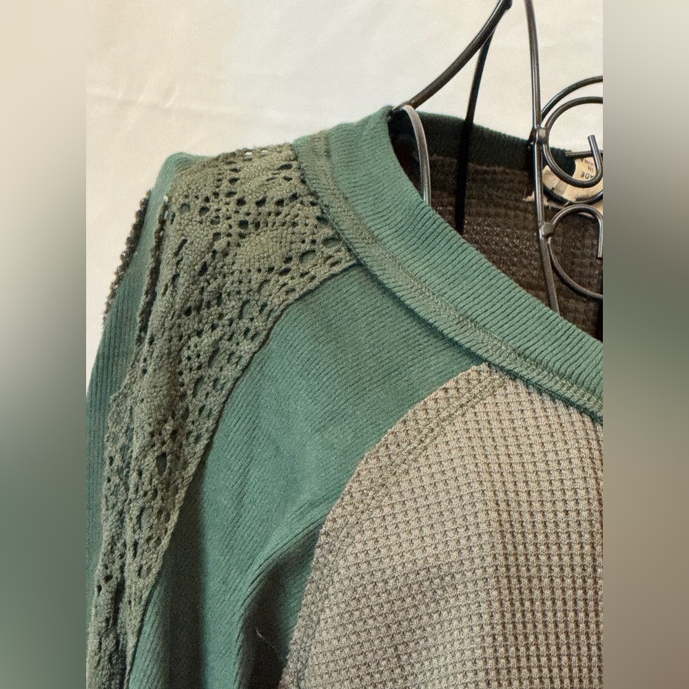 239 - POL Green and Crochet Women's Top - Picture 2 of 6